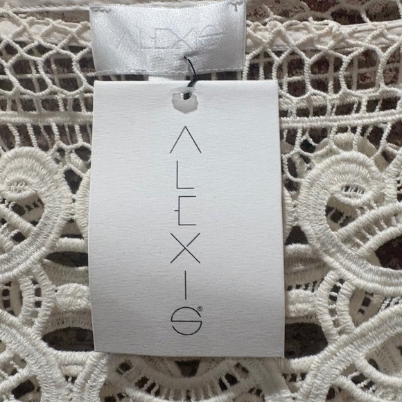 NWT ALEXIS Indiana Crochet Poncho Cream Cover Up Dress XS/Small
